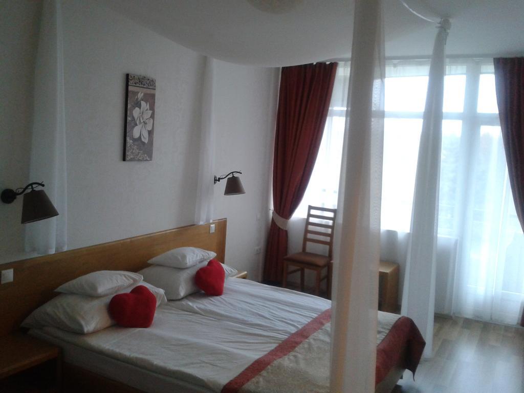 Hotel Claudius Szombathely Buitenkant foto