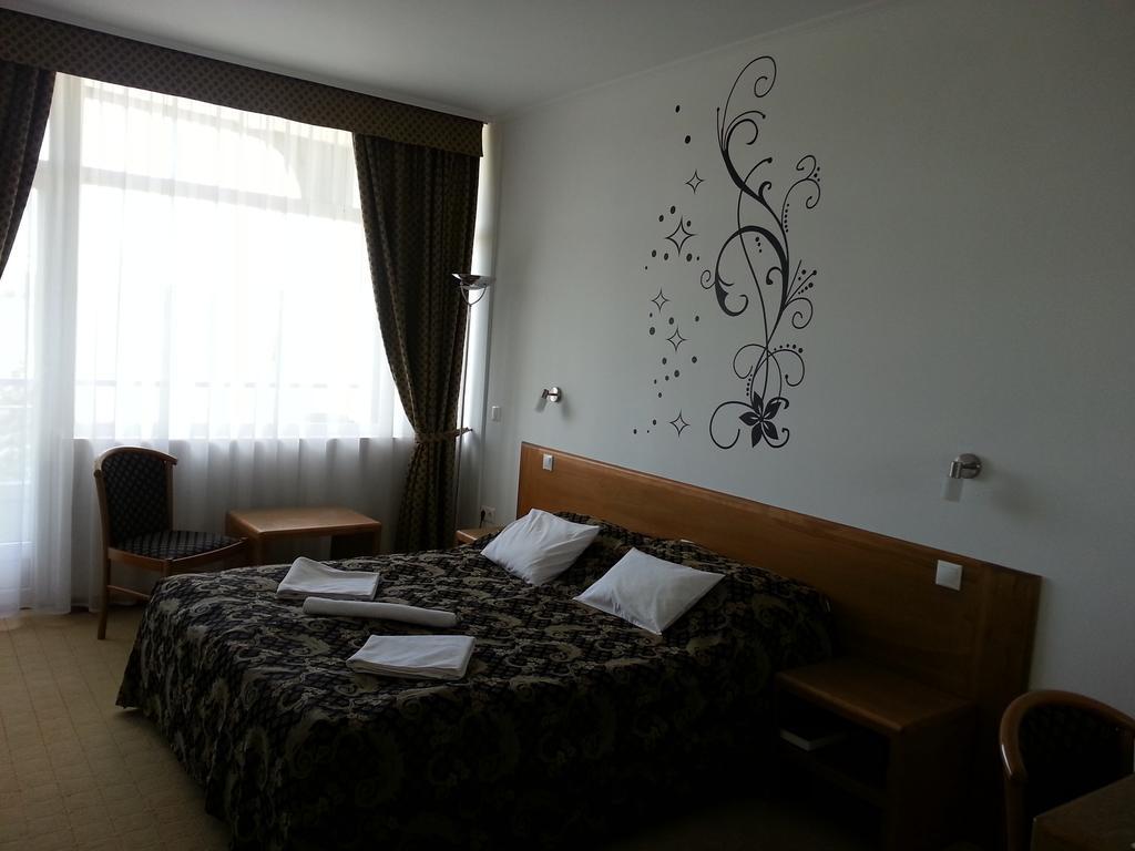 Hotel Claudius Szombathely Buitenkant foto